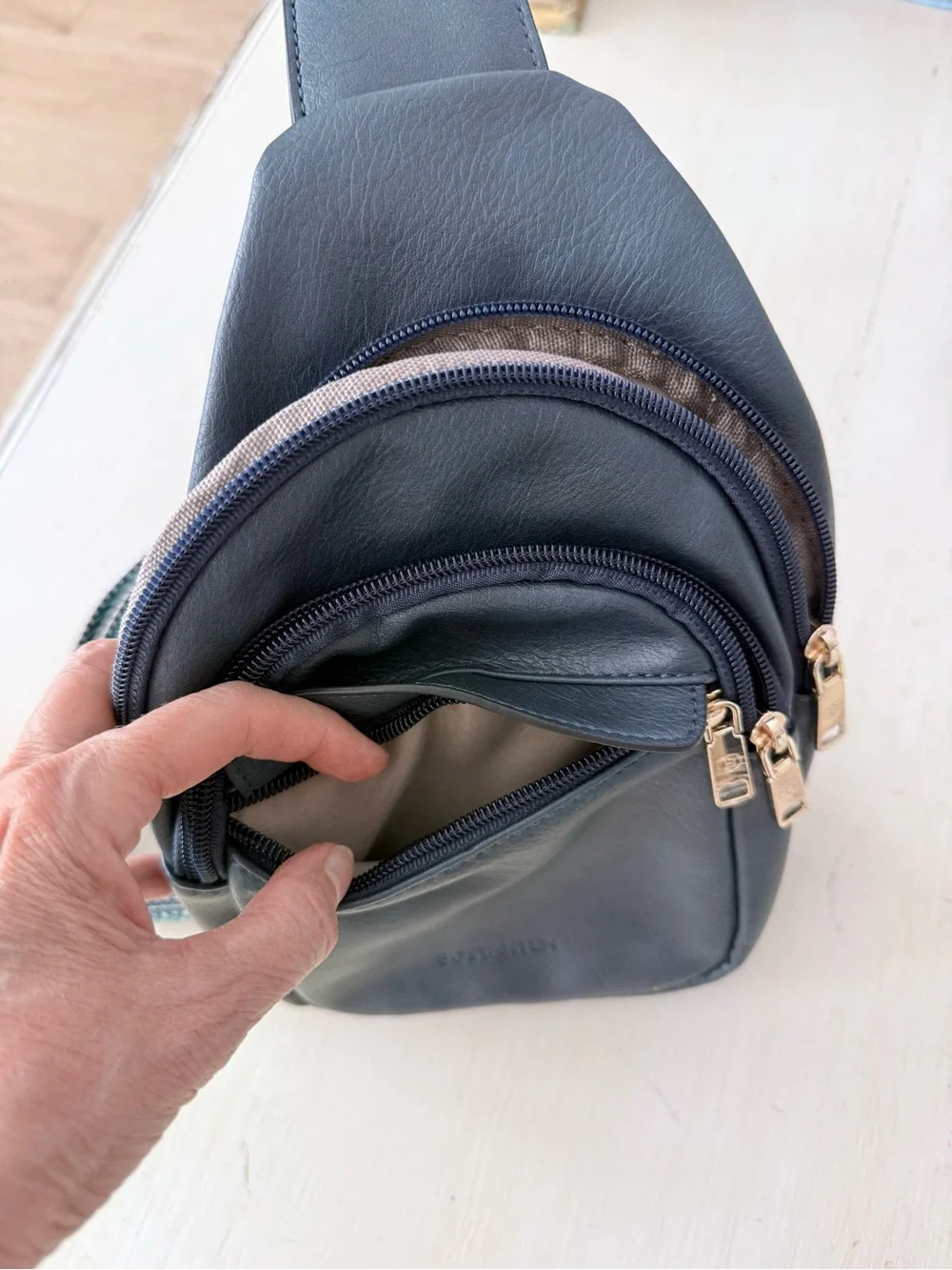 BOSTANTEN Navy Leather Crossbody Sling Bag with Patterned Strap